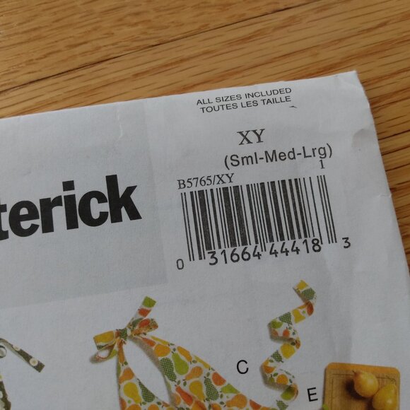 Apron Sewing Pattern Full Bib Size Small Medium Large Butterick 5765 UNCUT - Picture 3 of 12
